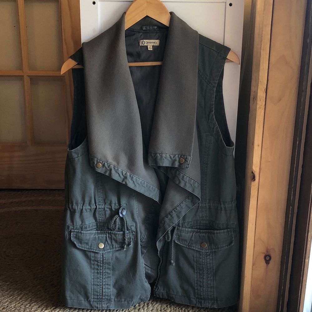 Democracy olive vest